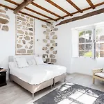 Historic 1000 M2 Estate , Heated Pool , Sea View 빌라