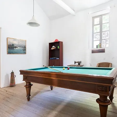 Detached With Garden, Heated And Private Pool, Sea View, Parking Free Villa