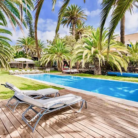 Villa Detached With Garden, Heated And Private Pool, Sea View, Parking Free Tijoco de Abajo