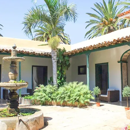 Villa Detached With Garden, Heated And Private Pool, Sea View, Parking Free Tijoco de Abajo