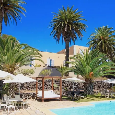 Detached With Garden, Heated And Private Pool, Sea View, Parking Free Villa *