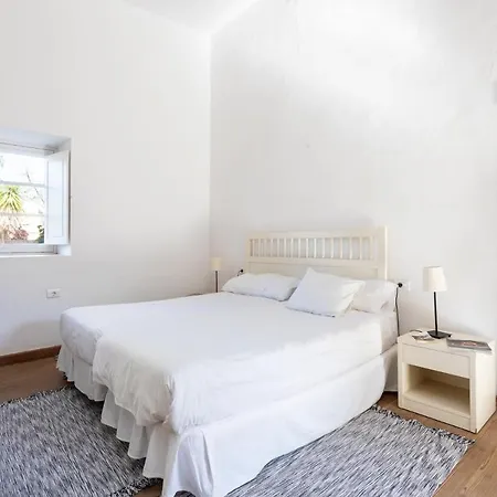 Detached With Garden, Heated And Private Pool, Sea View, Parking Free Villa *