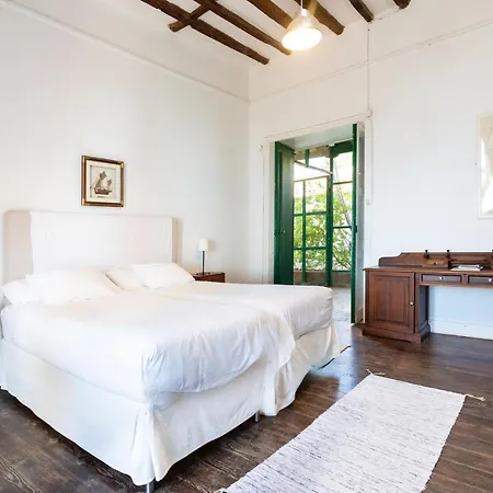 Villa Detached With Garden, Heated And Private Pool, Sea View, Parking Free