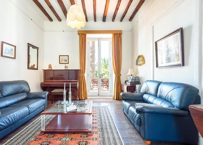 Detached With Garden, Heated And Private Pool, Sea View, Parking Free *
