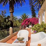 Historic 1000 M2 Estate , Heated Pool , Sea View Villa