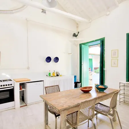 Detached With Garden, Heated And Private Pool, Sea View, Parking Free *