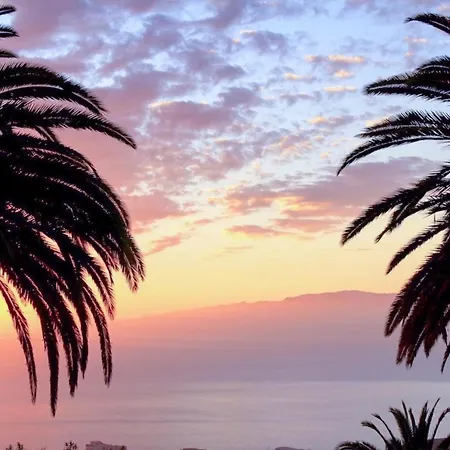 Βίλα Detached With Garden, Heated And Private Pool, Sea View, Parking Free *